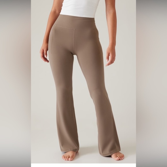 Athleta stash flare pant - Picture 2 of 4